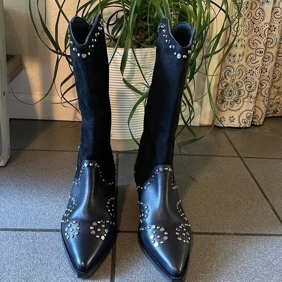 Free People Shoes - Free People Joelton Studded Western Boots. NWT